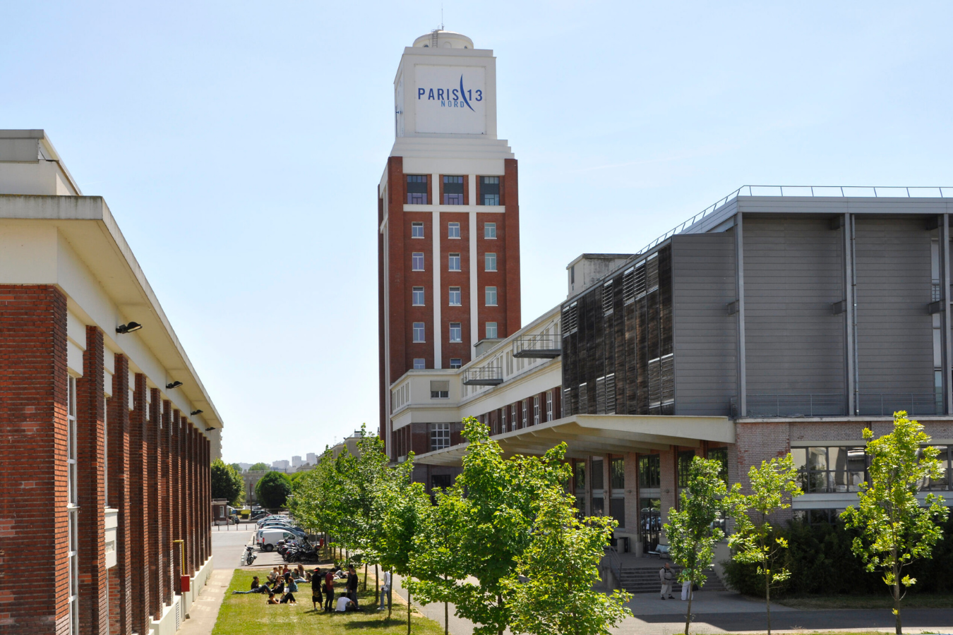 Parvis_central_du_campus_de_Villetaneuse_de_l'université_Paris_13 université sorbonne paris nord PASS LAS campus médecine bobigny